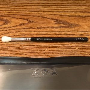 Zoeva 221 luxe soft crease